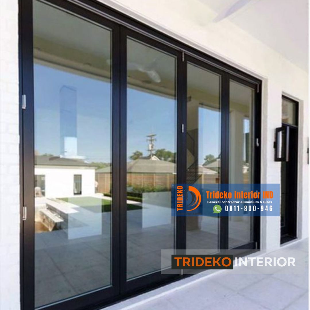 Pintu swing aluminium