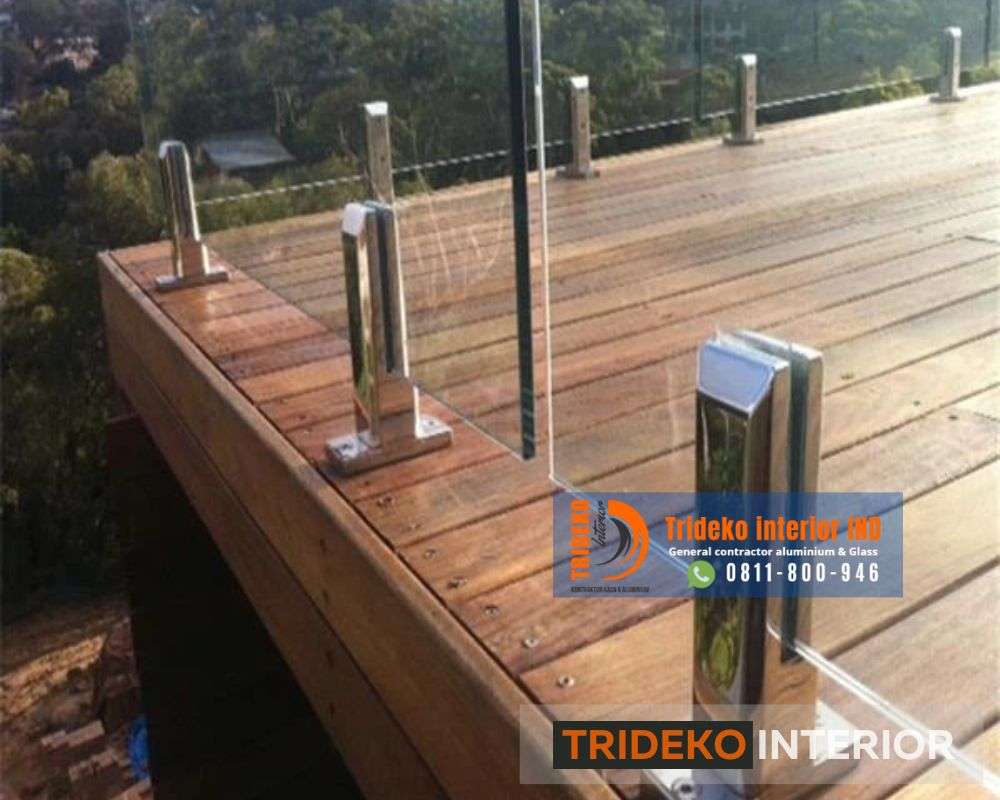 Railing spigot kaca frameless
