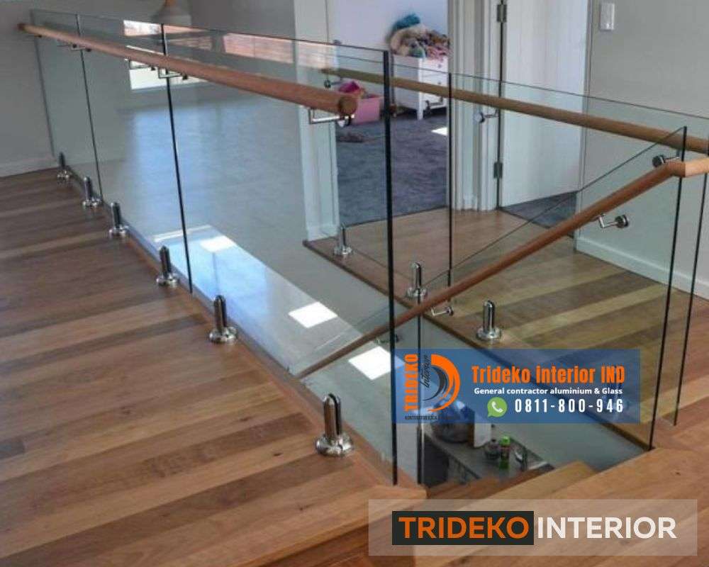 Railing spigot kaca frameless