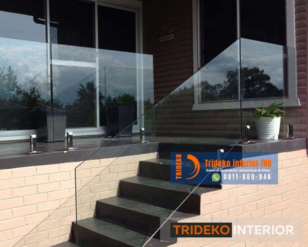 Railing spigot kaca frameless