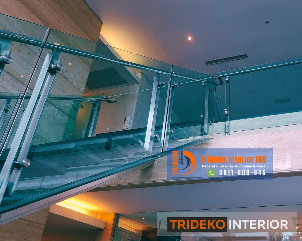 Home Railing Kaca Mewah Hotel