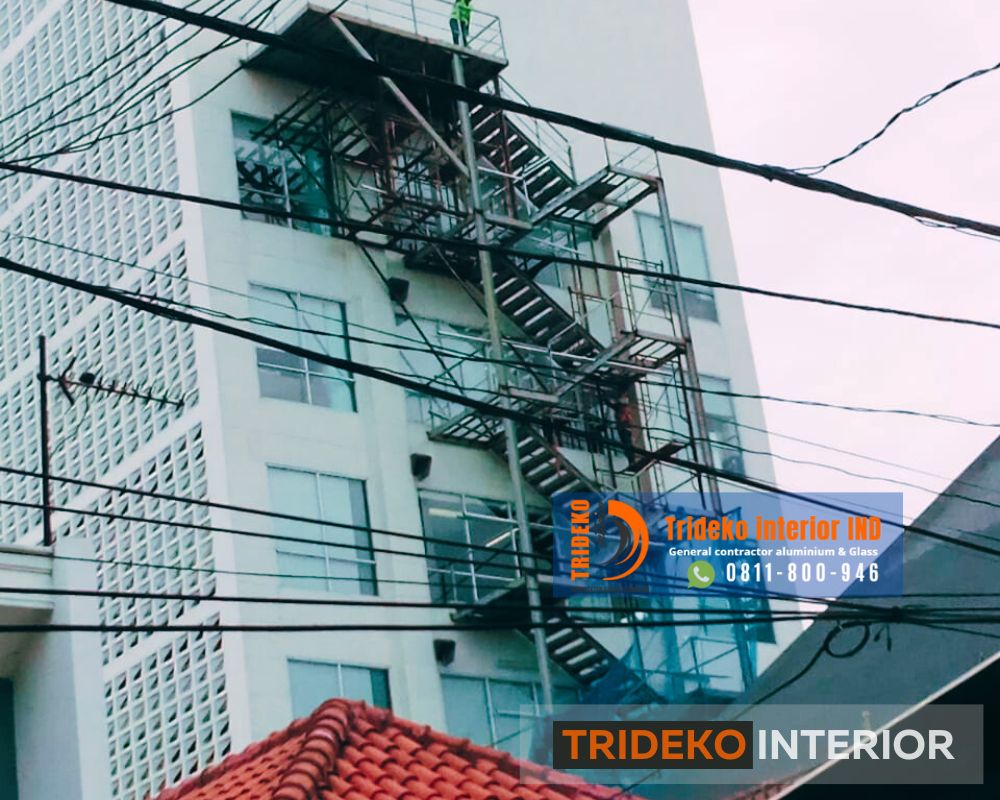 Tangga Darurat Besi untuk Gedung Tangga Darurat Besi untuk Gedung